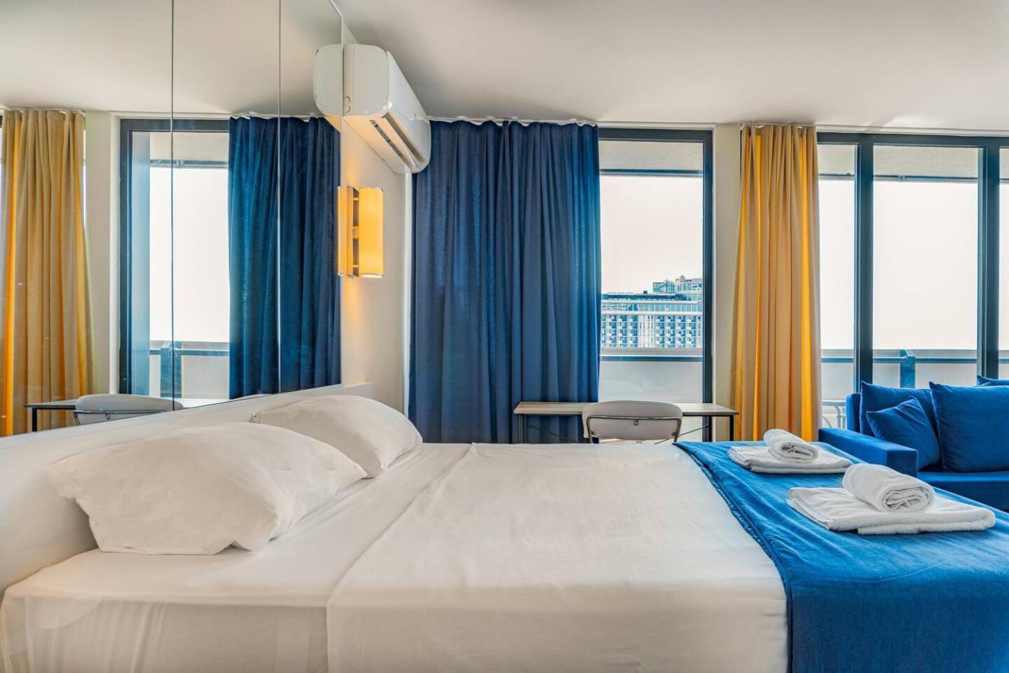 Orbi City Block A Floor 10 Room 40 Батуми Екстериор снимка
